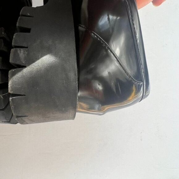 Guess Shoes Loafers Womens 8M Black Gold Tone Chain Lug Sole Chunky Platform - Picture 14 of 16